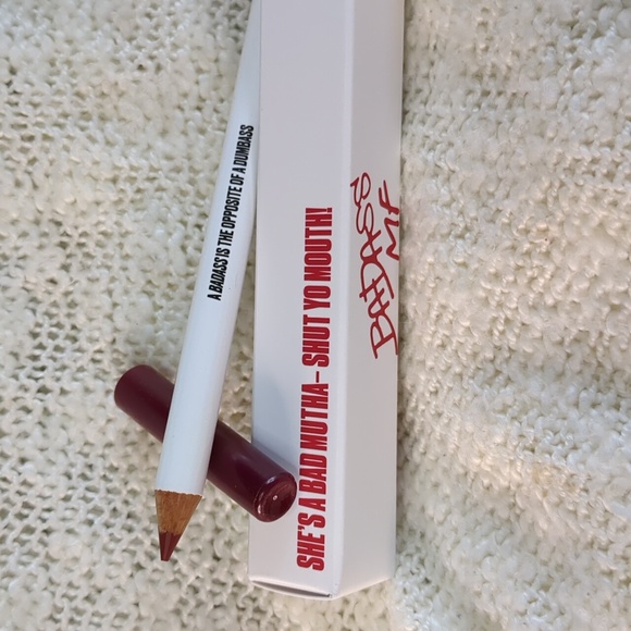 Uoma Beauty BADASS MF LIP LINER in Ross, 1.14g/0.04oz - Picture 2 of 6